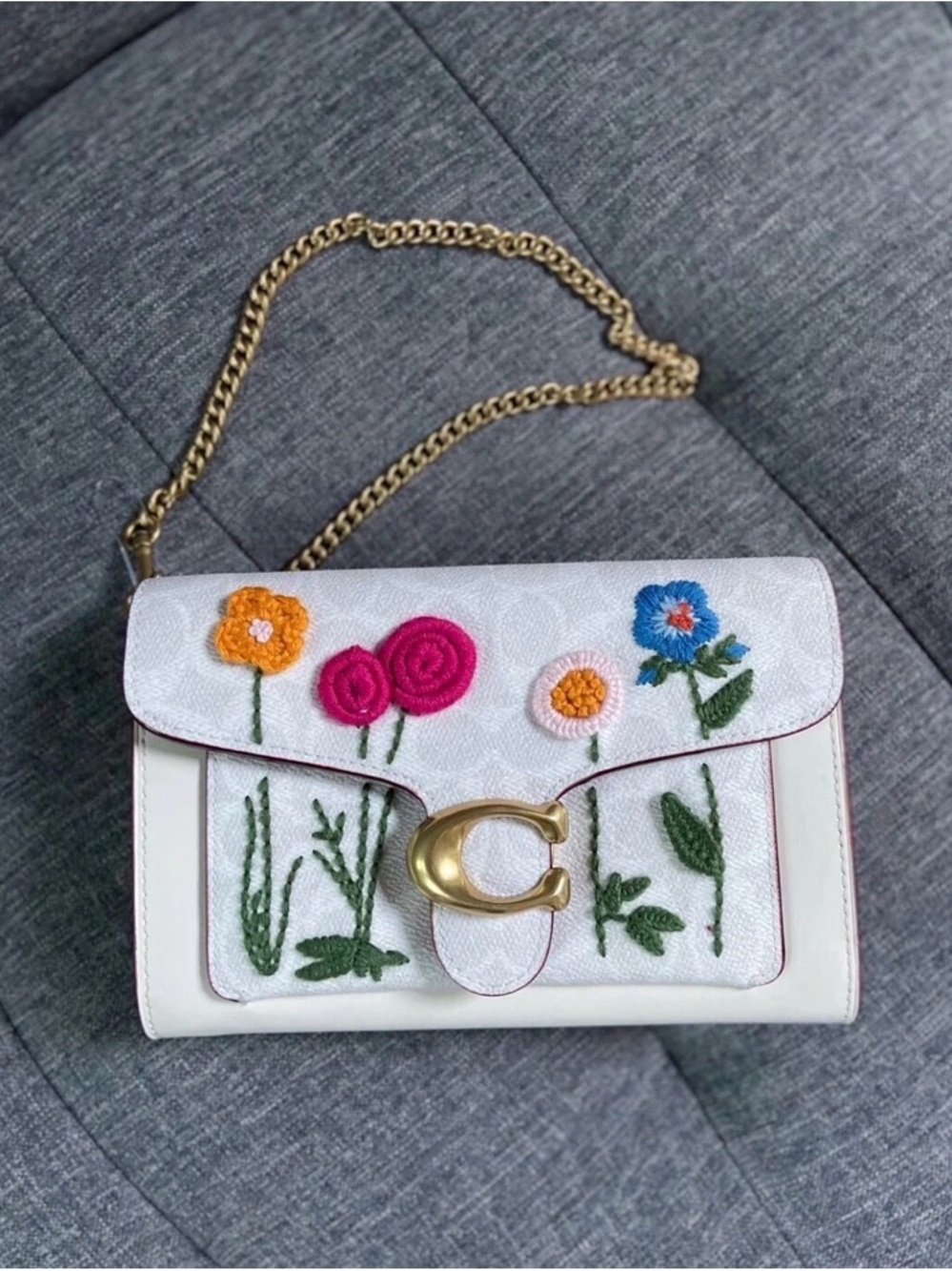 NWT Coach 806Tabby Chain Clutch In Signature Canvas With Floral Embroidery-Chalk